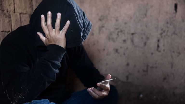 What is the Difference Between Physical and Psychological Dependence