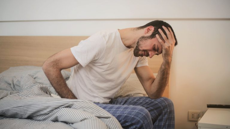 Hydrocodone Withdrawal Symptoms, Timeline, and Treatment